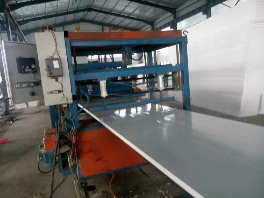 Customized Color Sandwich Panel Machine Full Automatic Type Good Condition