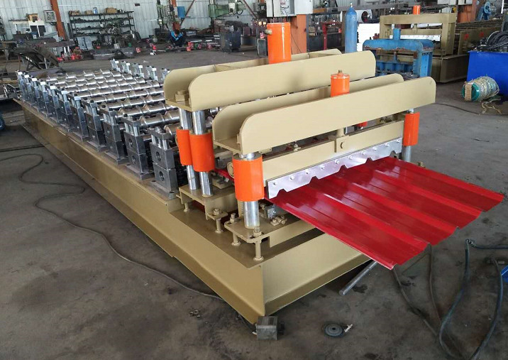 Zinc Plated Roof Panel Roll Forming Machine With Galvanized Frame 12 Years Lifetime